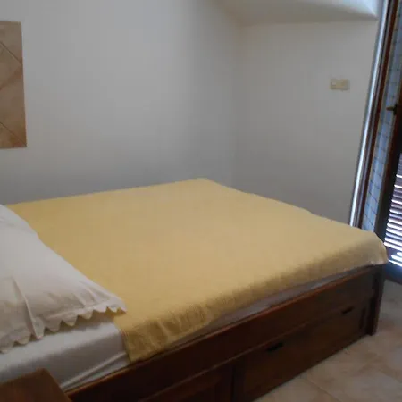 Nikoletta * Postira