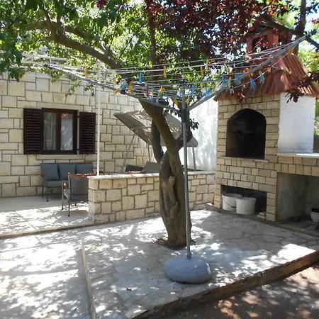 Nikoletta * Postira